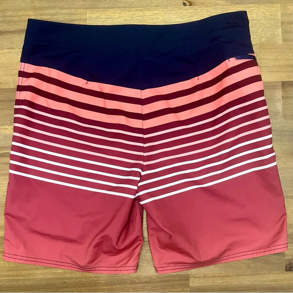 Vineyard Vines Men’s Surflodge Windward Board Shorts Striped Size 34 Side Zipper - Picture 4 of 9